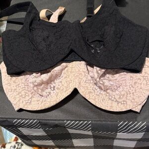 Wacoal Black and Cream Lace Bra Set